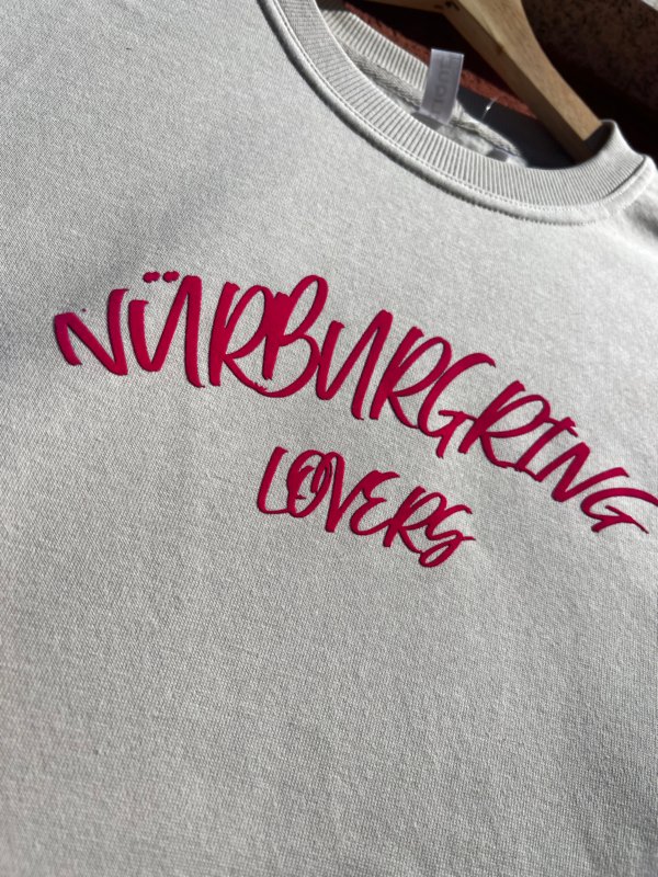 SUDADERA NÜRBURGRING LOVERS BEIGE FLOCK EFFECT ROSA